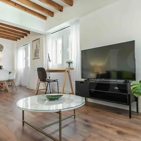 Appartement Modern Next To The Cervantes Theatre By Rems Málaga