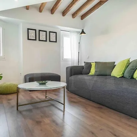 Modern Next To The Cervantes Theatre By Rems Apartment *